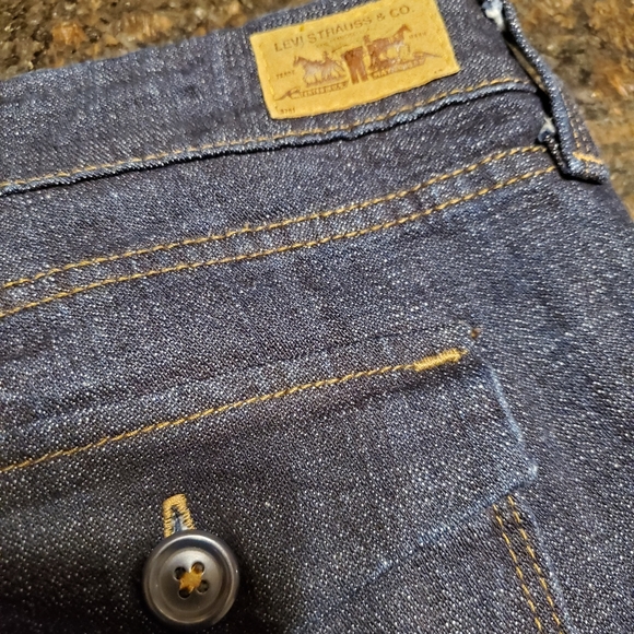 Levi's - Picture 5 of 5